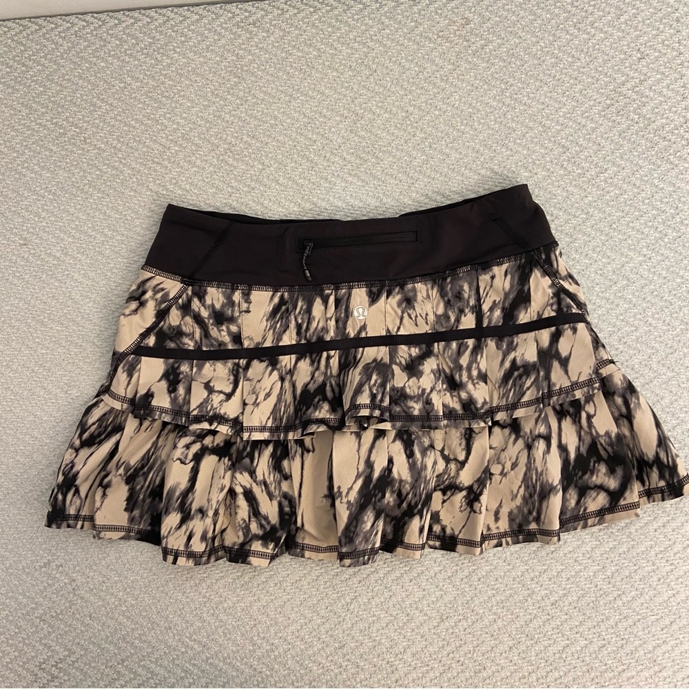 Lululemon Run: Pace Setter Skirt Size 6 - Picture 2 of 8